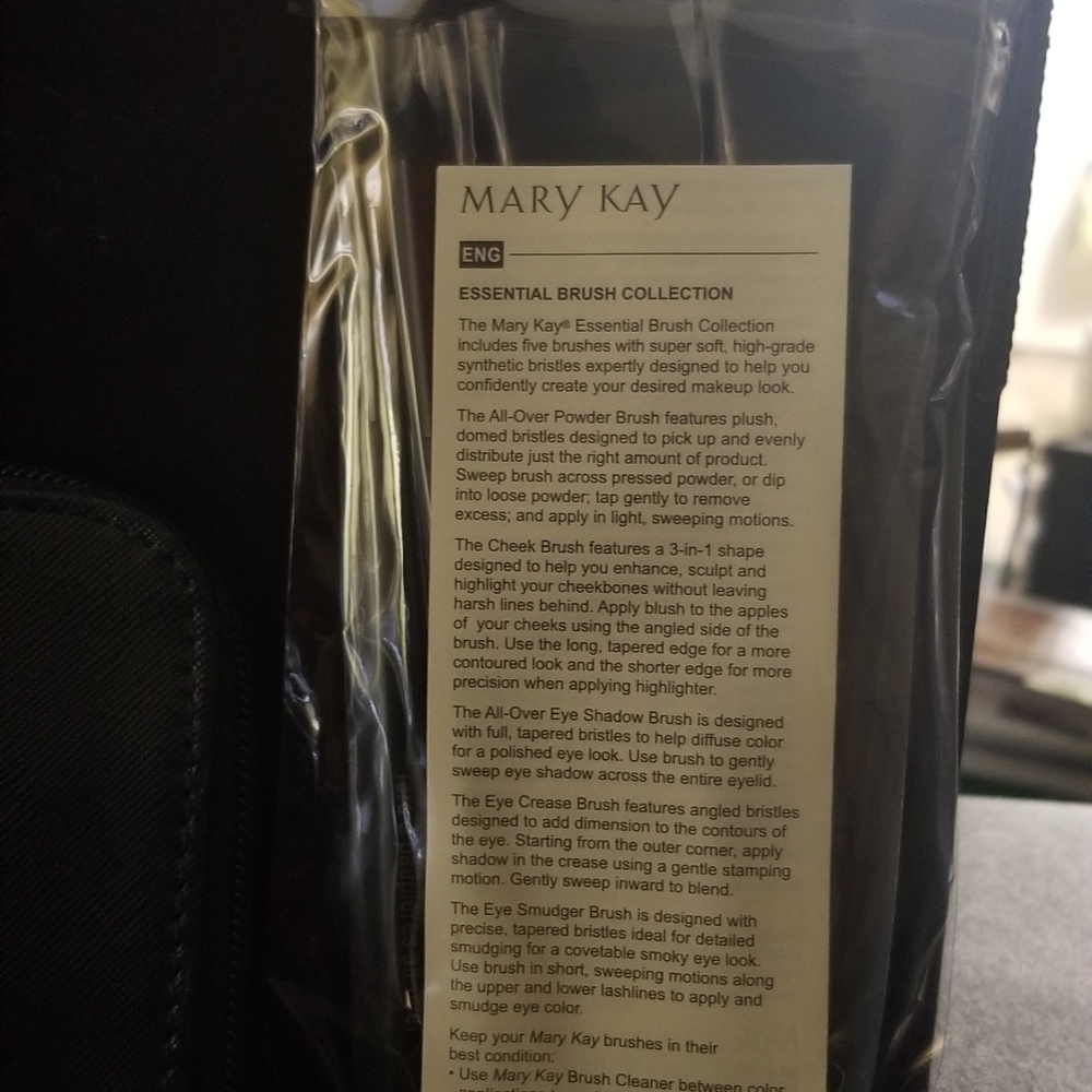 Mary Kay essential brush collection